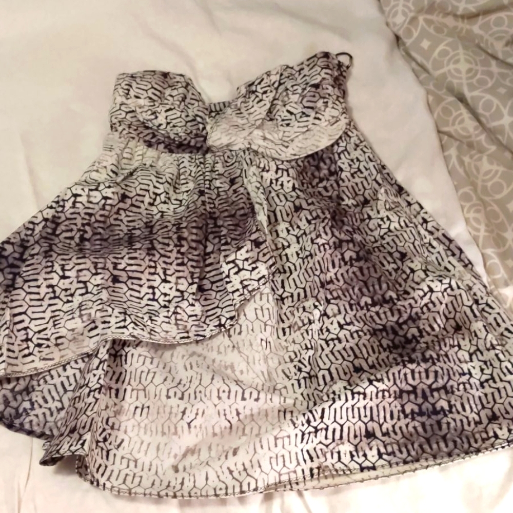 Mini strapless layered flouncy dress